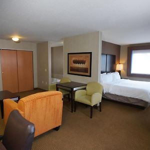 Creekside Hotel & Suites